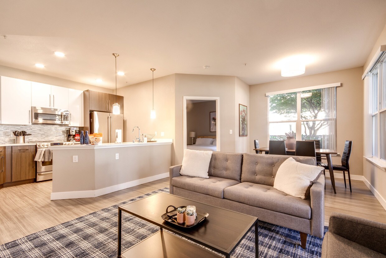 Foto principal - 1263 Lakeside Dr