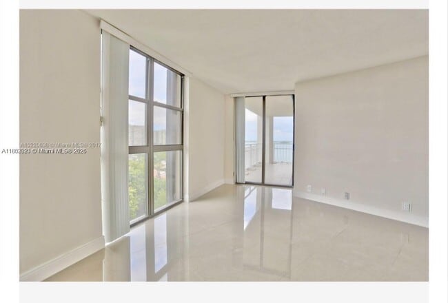 Building Photo - 4000 Towerside Terrace