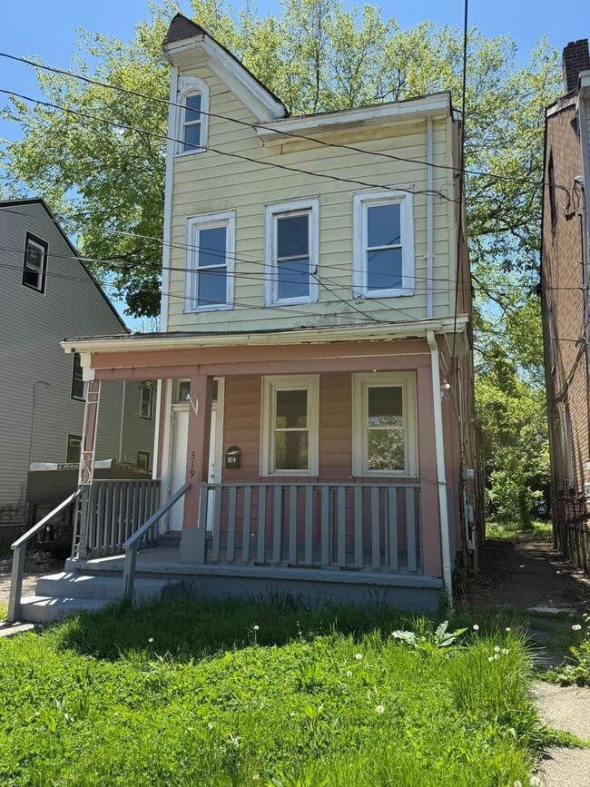 Building Photo - 319 Rutherford Ave