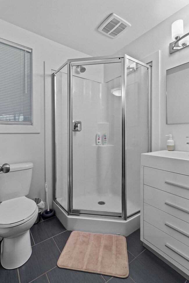 Photo du bâtiment - 52 Pennywell Rd