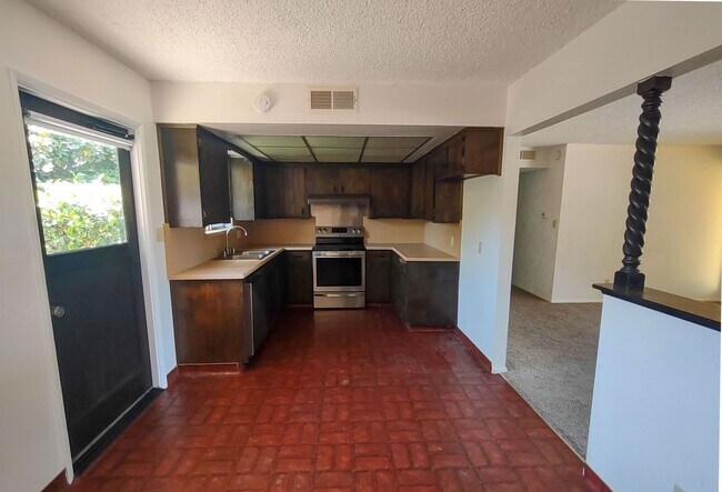 Foto del edificio - 3 bedroom, 2 bath home in the desirable be...