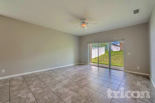 Foto del edificio - 937 Hilltop Park Ct