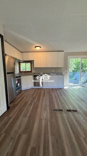 Foto del edificio - 8254 Brunswick Ave N