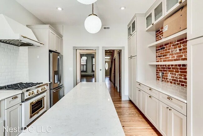 Foto del edificio - 817 8th St NE
