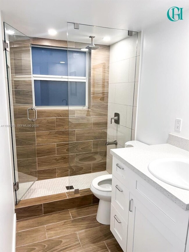 Building Photo - 102 SE 10th St