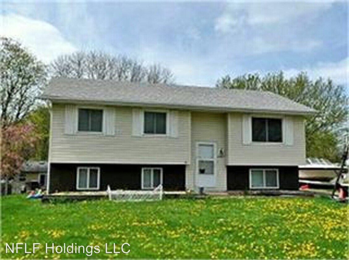 4 br, 2 bath House 9320 Elmcrest dr House Rental in Norwalk, IA