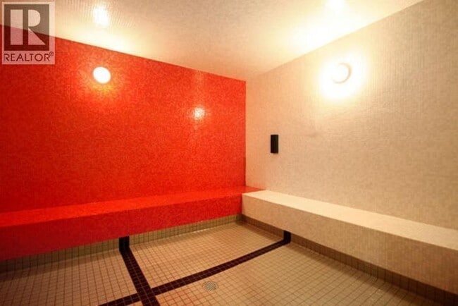 Building Photo - 233 Robson St