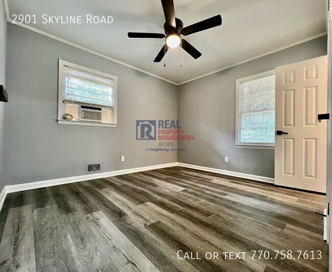 Foto del edificio - 2901 Skyline Rd