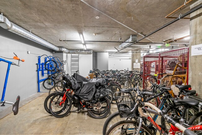 Foto del edificio - 475 Redwood St