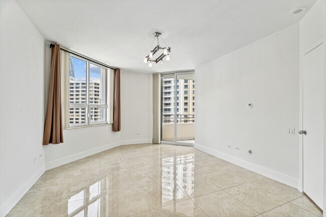 Foto del edificio - 808 Brickell Key Dr