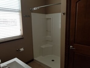 Building Photo - 105 S Brown St