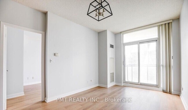 Building Photo - 18-2818 Harbour St