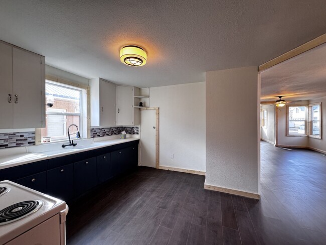 Foto del edificio - 324 1st Ave S