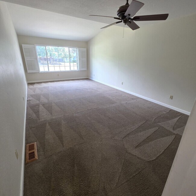 Foto del edificio - 4BD/2.5BA Single Story, Court Location on Walnut Creek Border