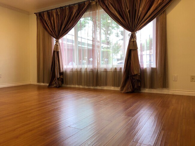 Foto del edificio - 9520 Workman Ave