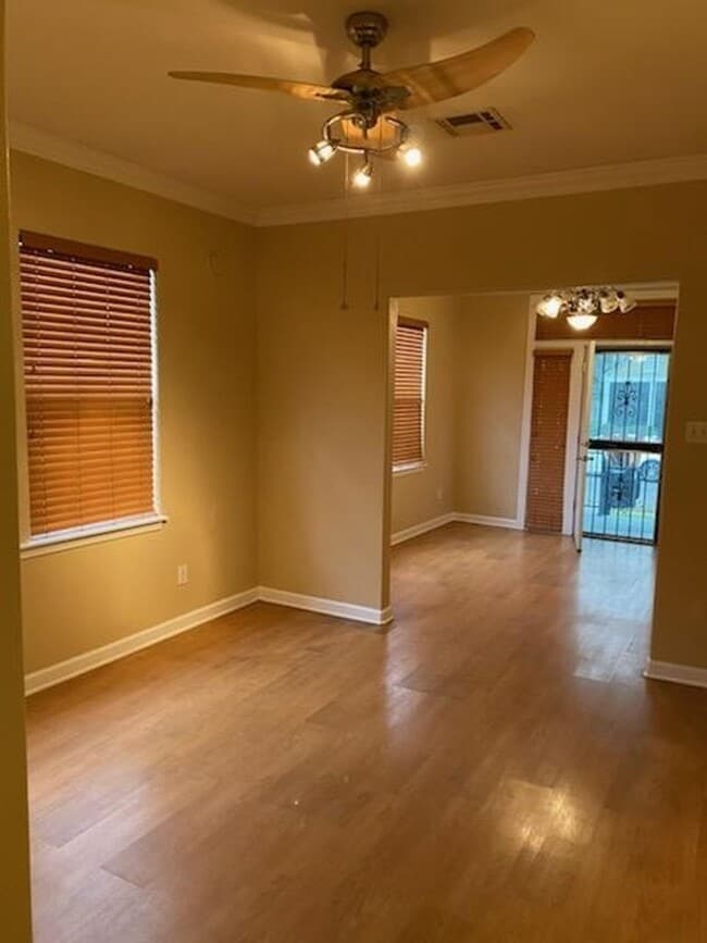 Building Photo - 3312 Touro St