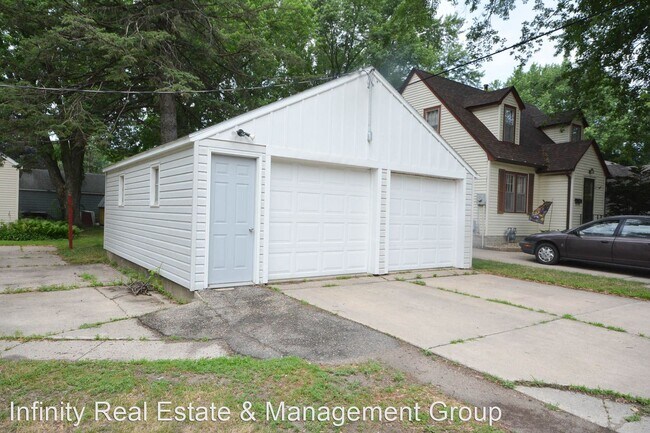 Foto del edificio - 2 br, 1 bath House - 800 12th Ave NW
