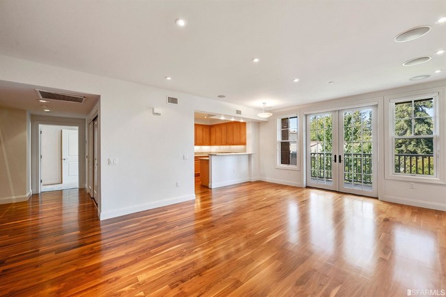 Foto del edificio - 325 Channing Ave