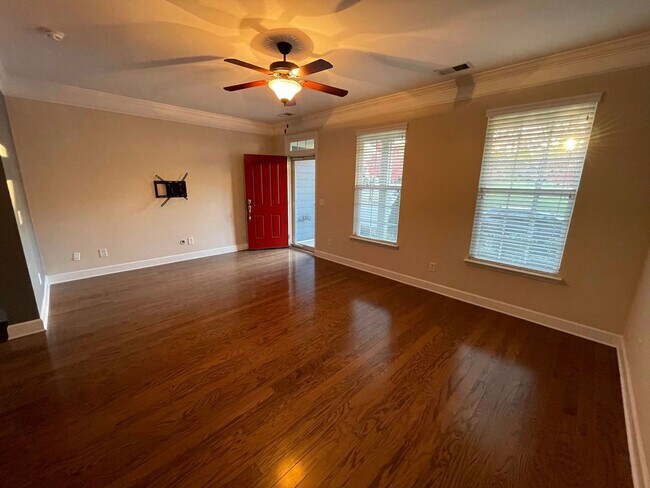 Building Photo - 2-Bed/2.5-Bath in Lenox Village w/ 2-Car G...