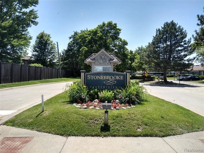 Building Photo - 25972 Franklin Pointe Dr