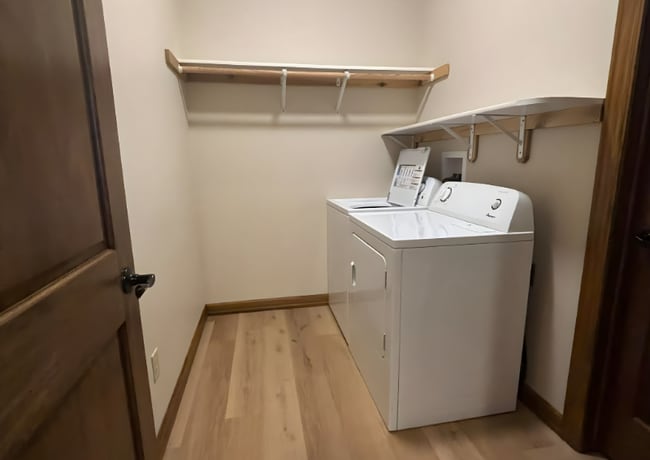 Building Photo - 3820 E Vendavel St