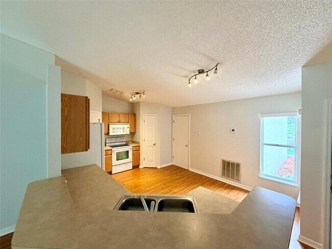 Foto del edificio - 602 Sun Bluff Ln