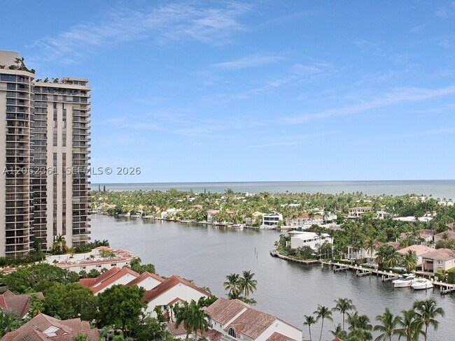 Foto del edificio - 19355 Turnberry Way
