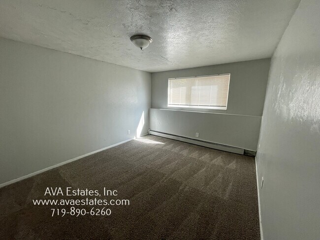 Building Photo - 4025 Ruskin Way