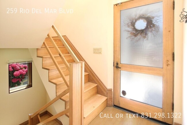 Foto del edificio - 3 bed 2 bath coastal living with this stun...