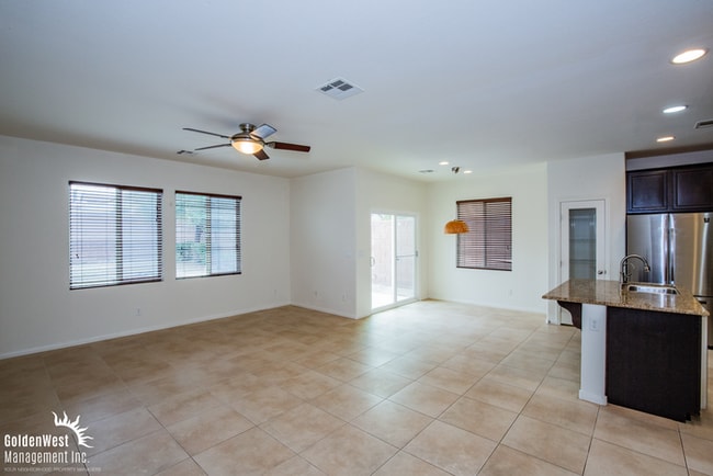 Foto del edificio - Beautifully Maintained 3Bdm 2.5Ba Two-Story Home nestled in a desirable Southwest Las Vegas neigh...