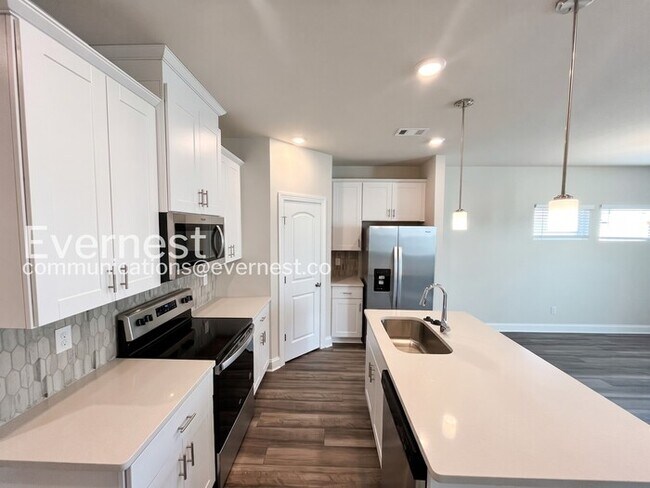 Foto del edificio - 4522 Skywood Ln