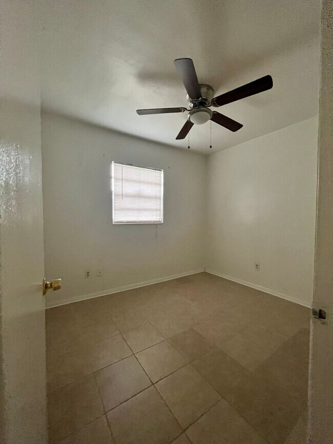 Foto del edificio - 4208 Robbins Ave