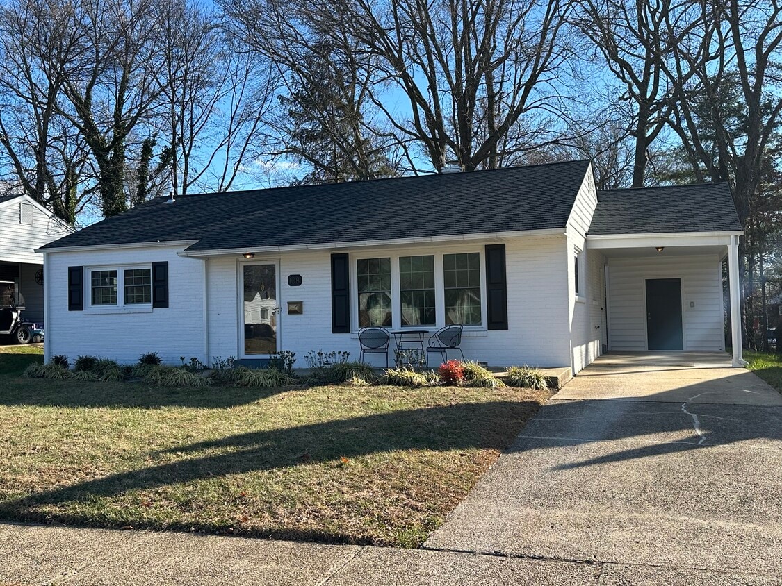 Foto principal - 108 Homewood Rd