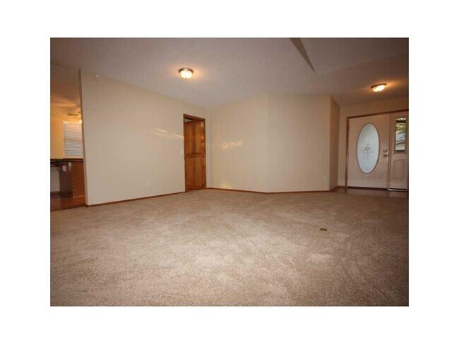 Building Photo - 2 Overton Ln