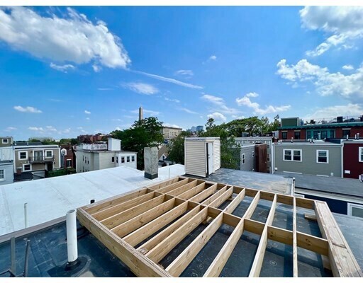 Building Photo - 206 Bunker Hill St