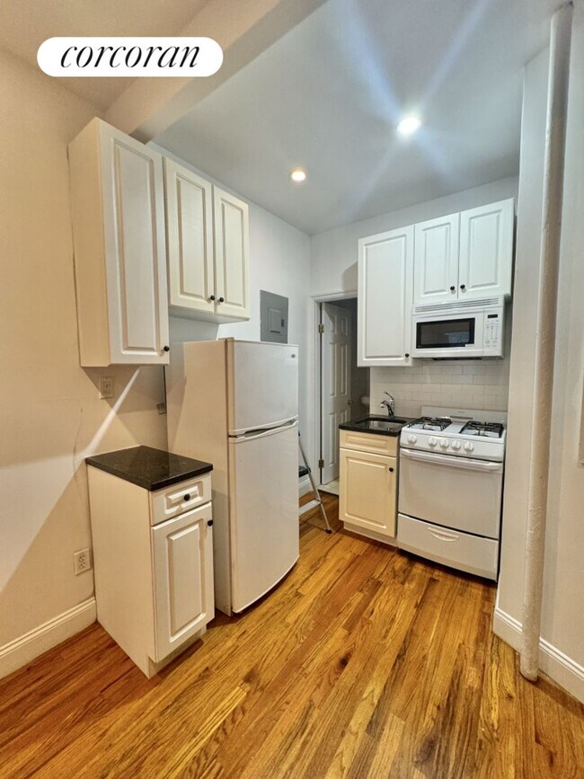 Foto del edificio - 509 E 81st St