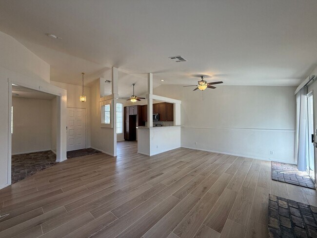 Building Photo - 6124 Malaga Ct