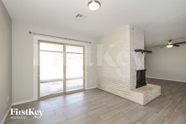 Foto del edificio - 3940 W Solano Dr S