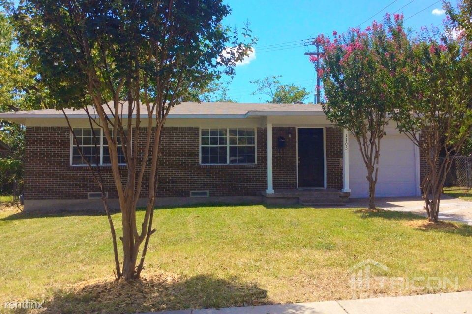 Primary Photo - 1705 Lee St