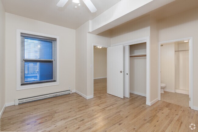 1 habitación, 1 baño - 392 pies cuadrados - Dormitorio - Washington Plaza Apartments