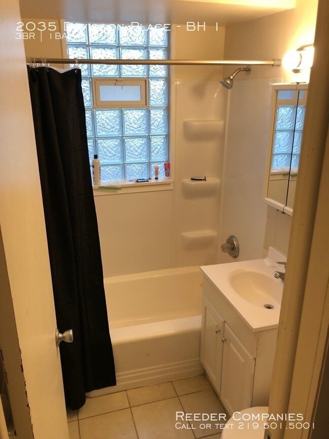 Foto del edificio - 2035 Davidson Pl