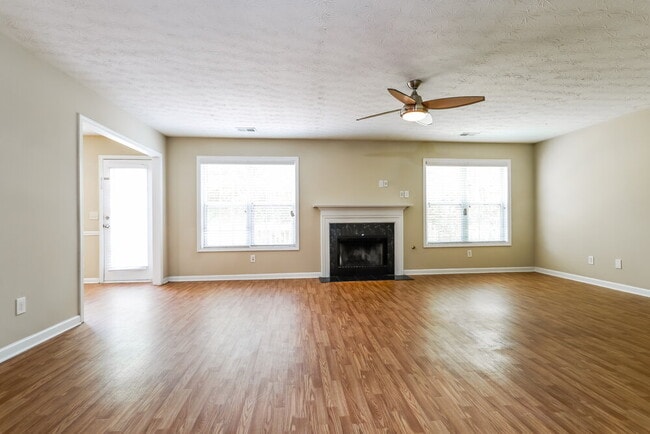 Foto del edificio - 300 Kentshire Pl NW