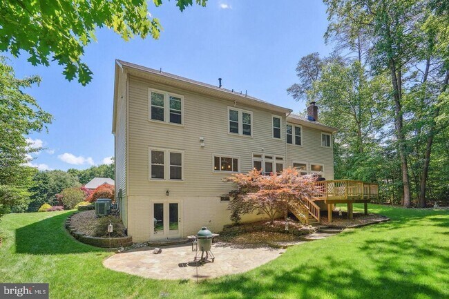 Building Photo - STUNNING PRIVATE HOME - MANASSAS