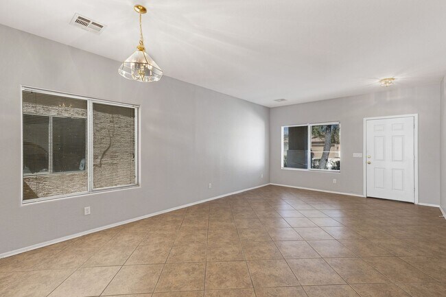 Foto del edificio - Large two story home in San Tan Heights!