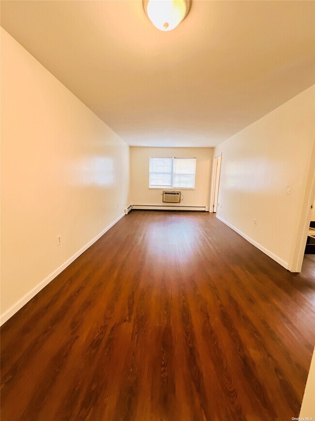 Foto del edificio - 82-11 Country Pointe Cir