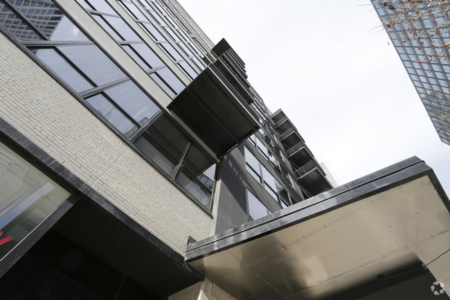 Foto del edificio - Metropolitan Place