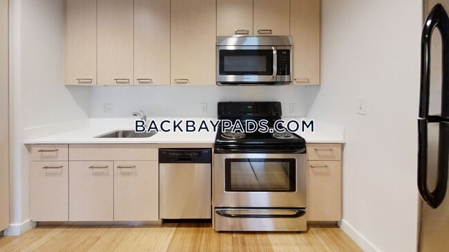 Building Photo - 1085 Boylston St