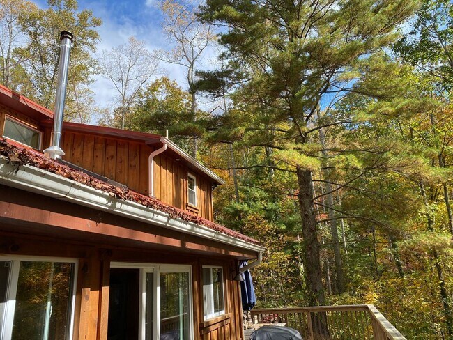 Foto del edificio - 143 Red Huckleberry Ln