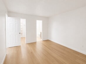 Building Photo - 1509 Medland Rd NW