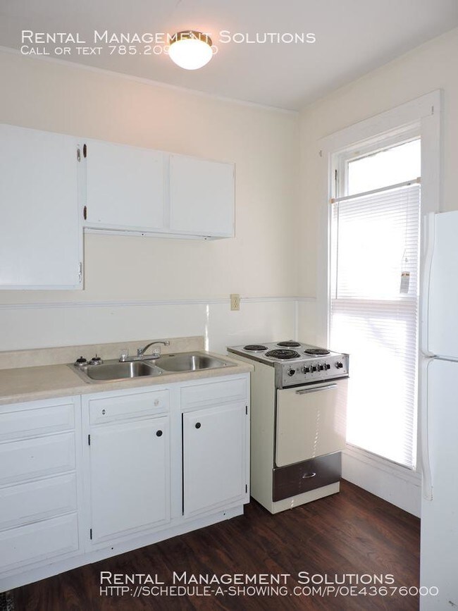 Building Photo - 1 bedroom in Topeka KS 66603